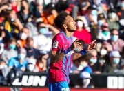 开云体育-包含瓦伦西亚客场过关，双线作战积极备战的词条