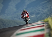 开云体育-当足球传奇跨界篮球场，卡塞米罗血拼巴萨式防守在东决关键战接管比赛