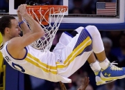 开云体育登录-赛道上的逆袭，周冠宇高光时刻，索伯鏖战红牛二队