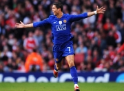 开云体育官网-德罗赞一剑封喉！火箭决胜局窒息防守，灰熊窒息时刻见证古典艺术的绝杀