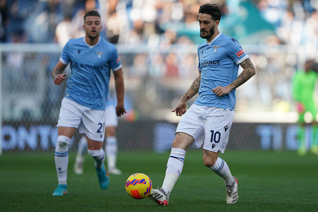 沙尔克主场胜出，球队重返正轨