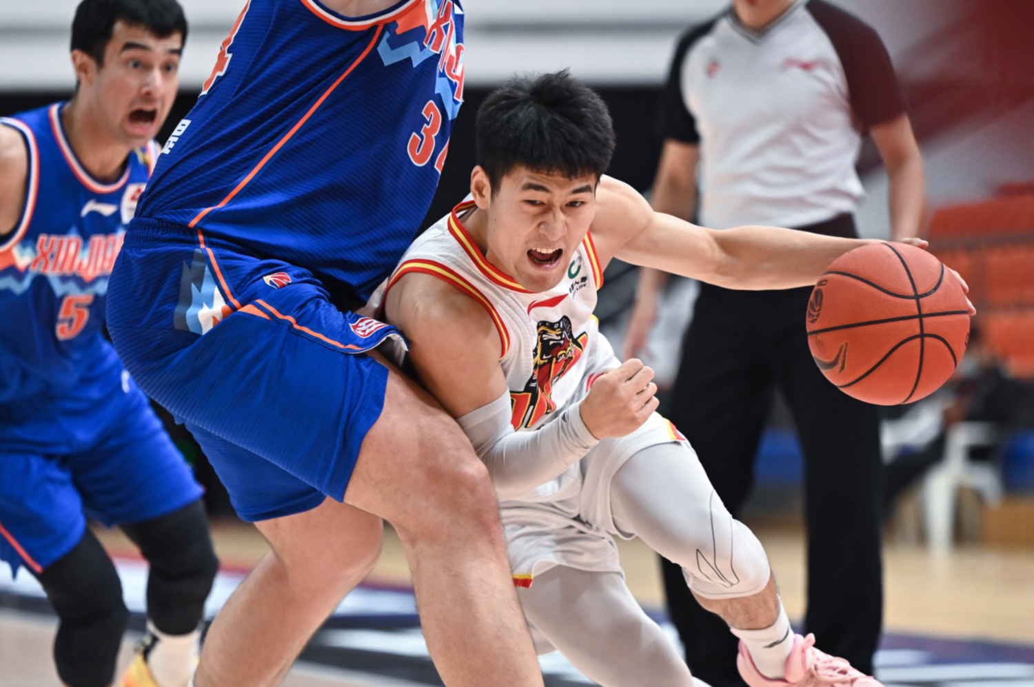 吉林男篮逆转辽宁获得关键胜利