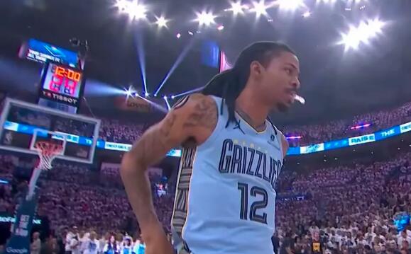 马刺队被灰熊击败，遭遇季后赛失利