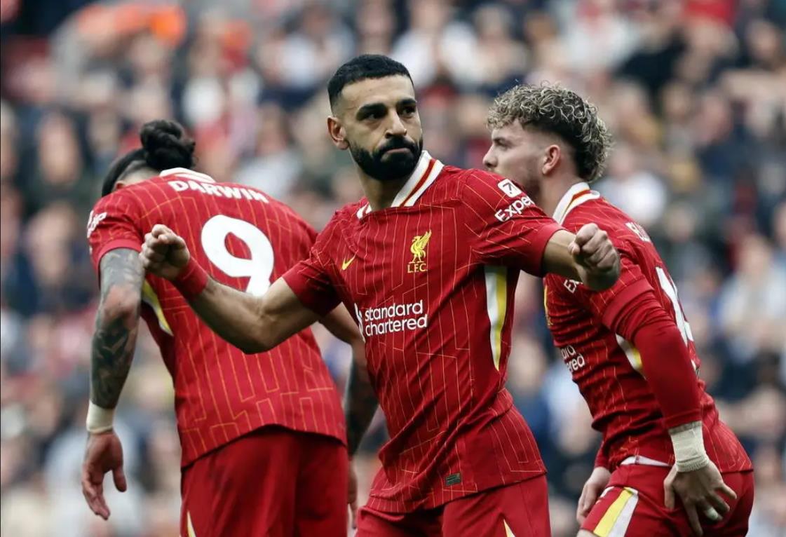 曼联成功击败对手，晋级下一轮