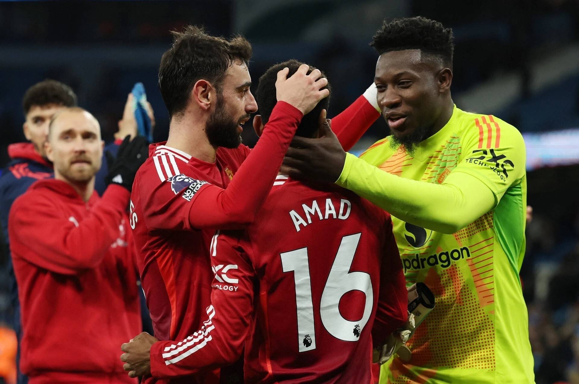 曼联成功击败对手，晋级下一轮