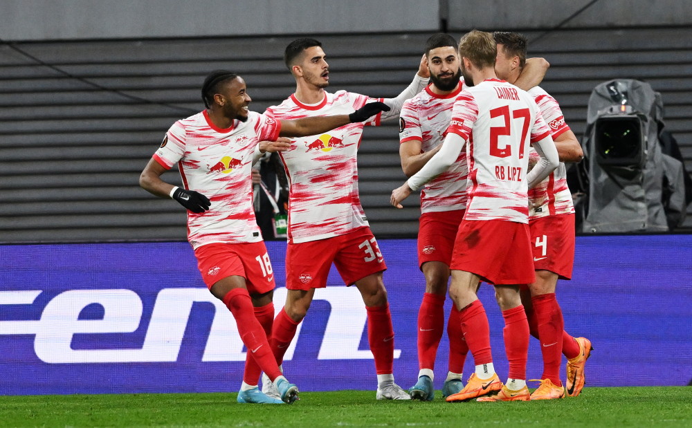 包含莱比锡与米兰战平，晋级形势不明的词条