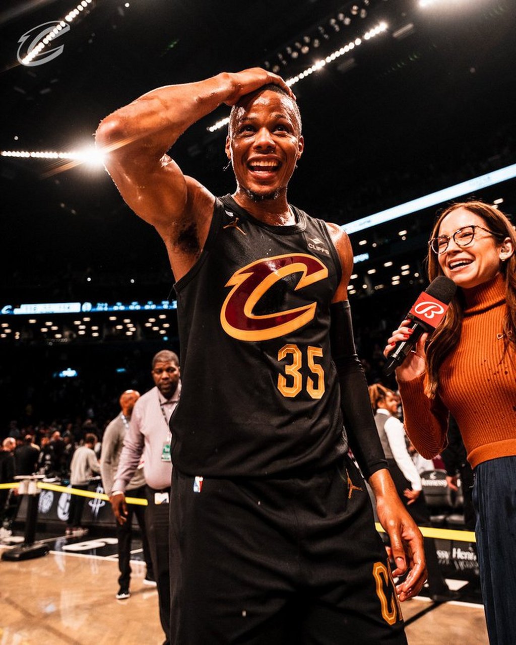 勇士碾压篮网，米切尔刷新纪录