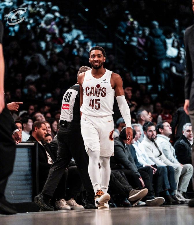 勇士碾压篮网，米切尔刷新纪录