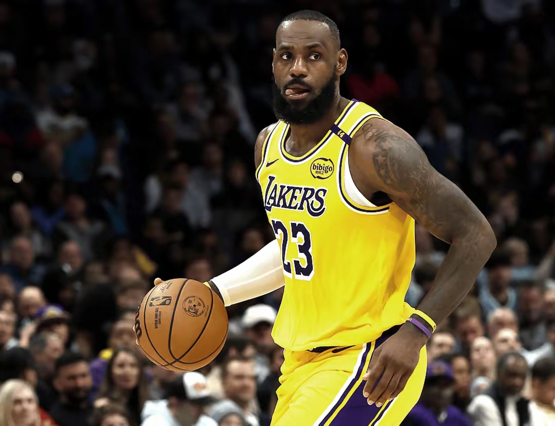 巴西男篮爆冷湖人B队，戈贝尔送出助攻