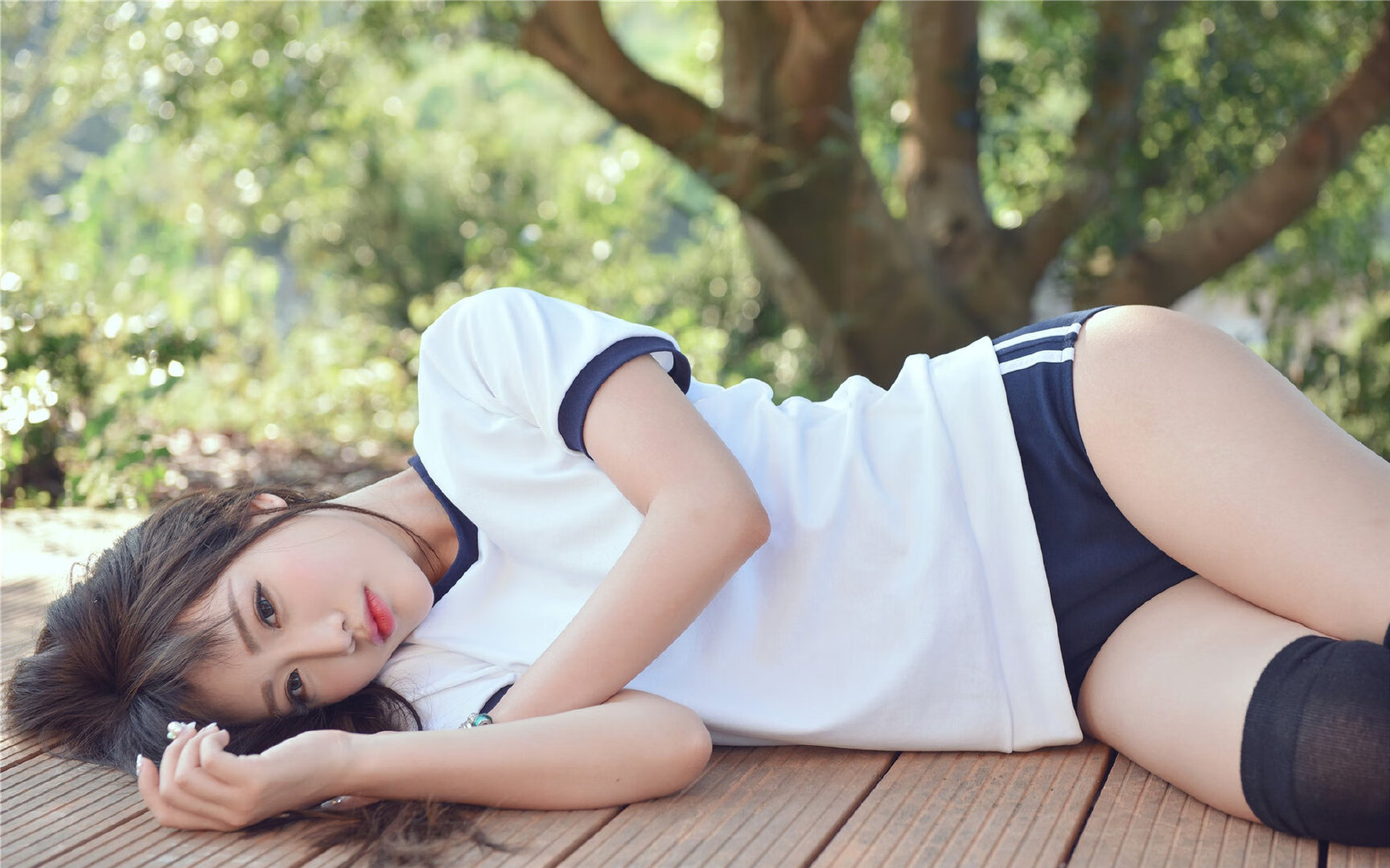 F1新赛季揭幕战与雄鹿速胜广厦，速度与策略的双重奏