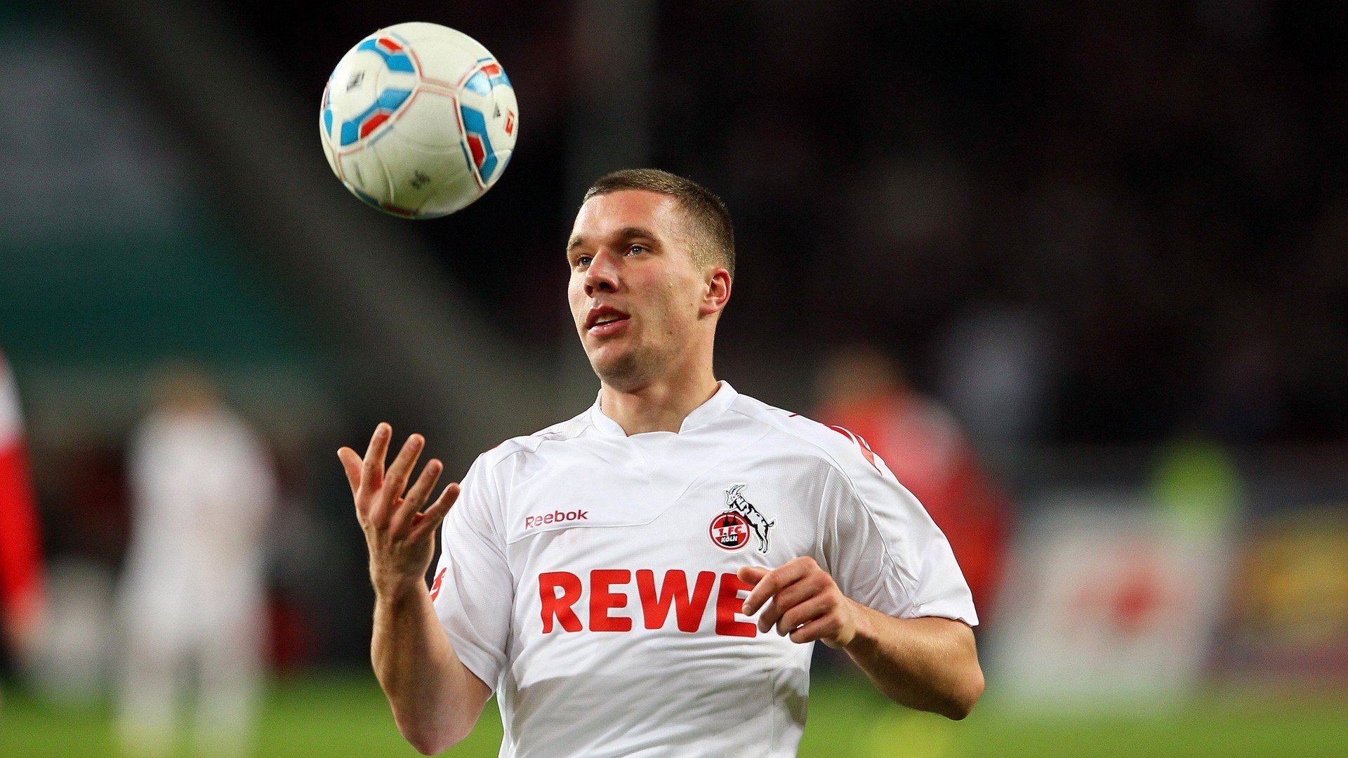 世界排名争夺战之夜，浓眉彻底打爆防线，湖人内线霸权宣告回归