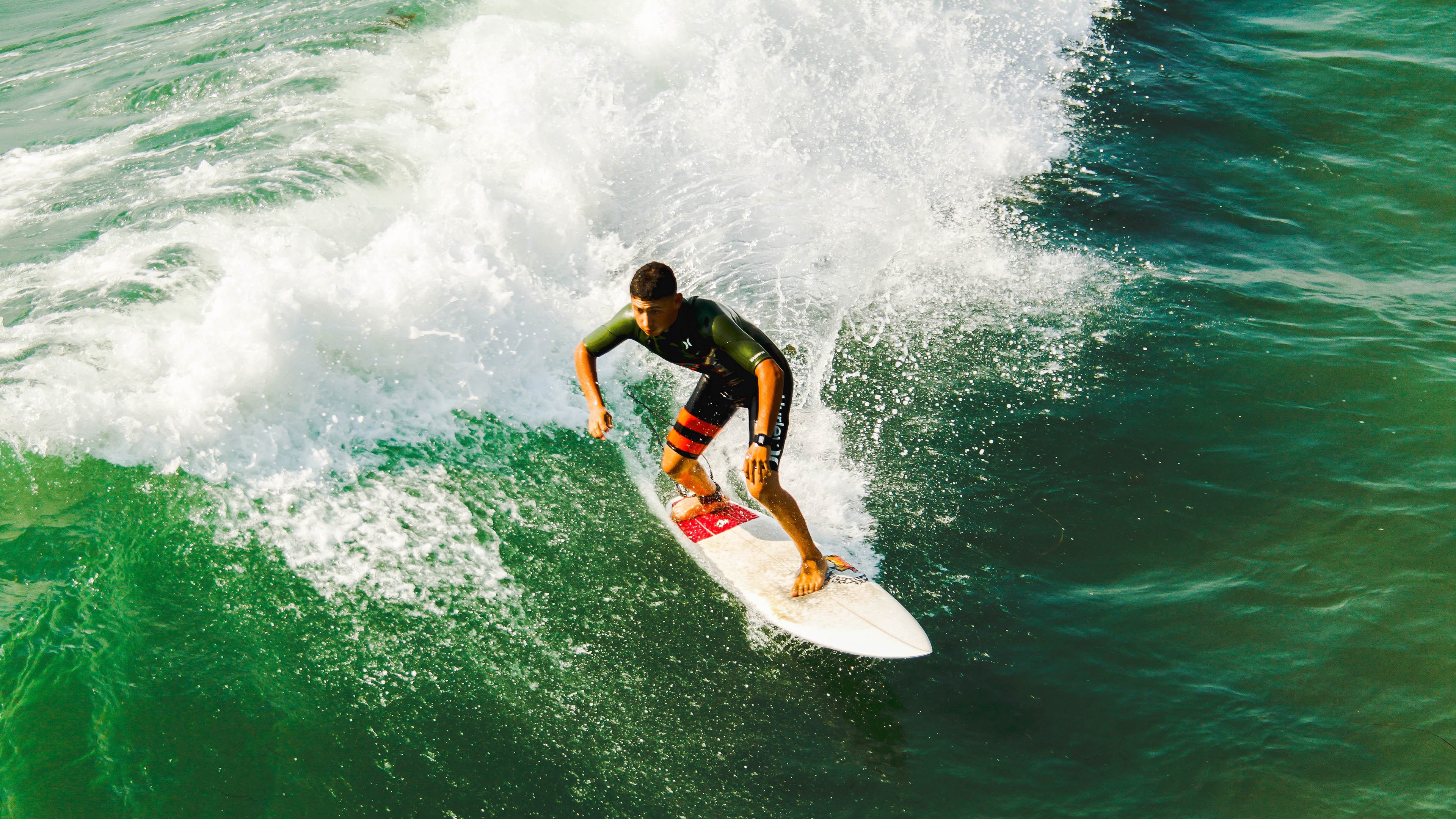 黄喜灿，芬兰对阵曼城，亚洲之星的战术核心与比赛走势掌控者