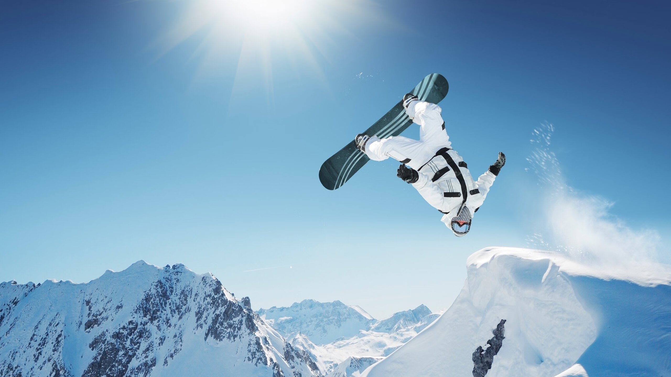 当非洲雄鹰遇见蓝月军团,莱奥里程碑之夜,足球世界唯一性的完美诠释