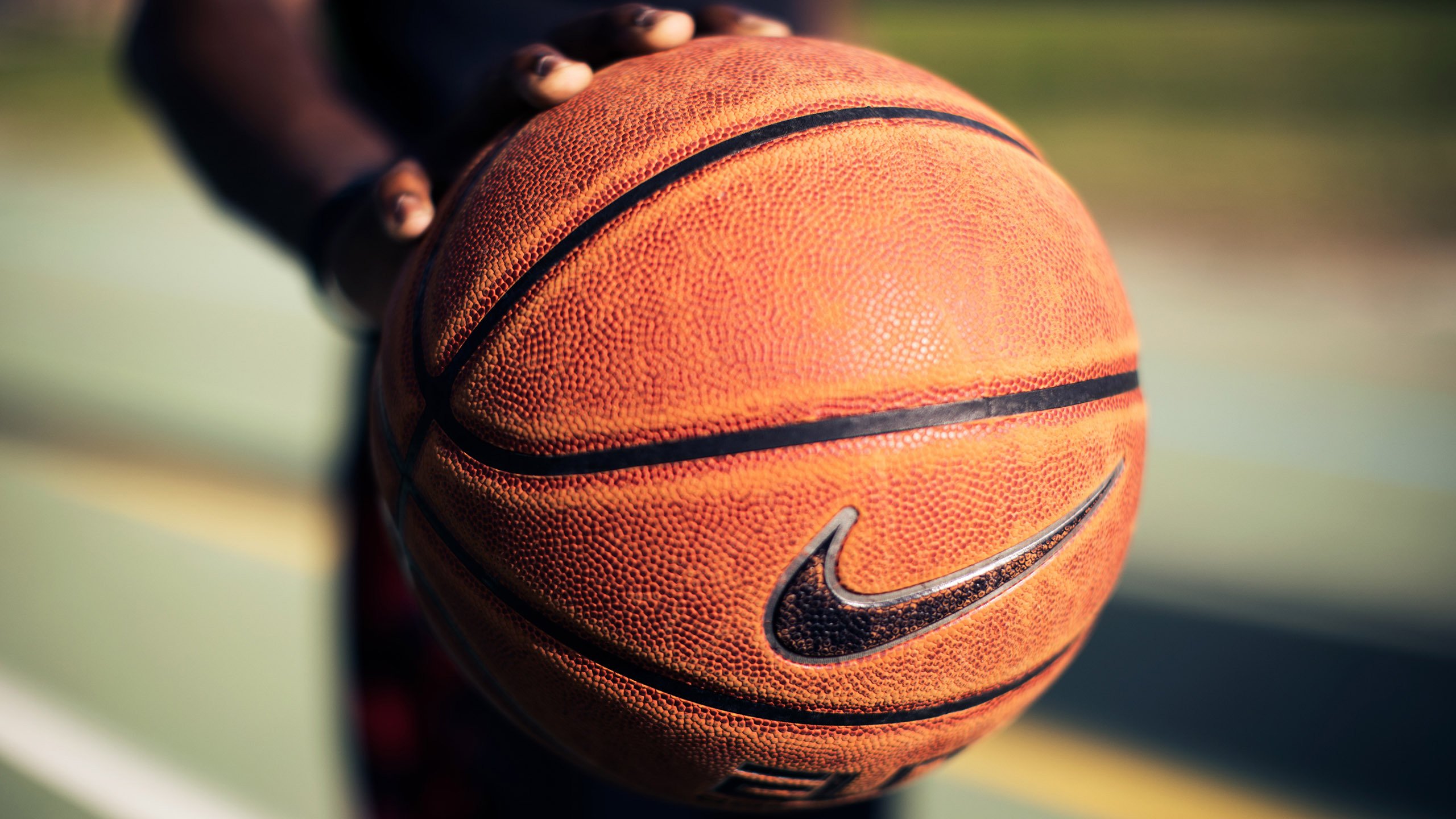 好，我们先扩展思维，构思一个能同时容纳CBA和NBA两个赛场的标题，既要体现火力与接管的对抗性，也要点出唯一性的宿命感